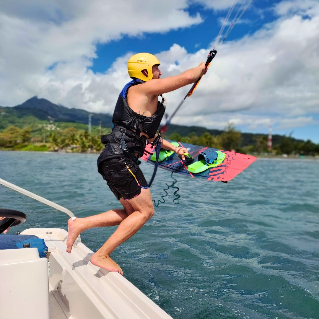 Autonome kiteur remonter en bateau